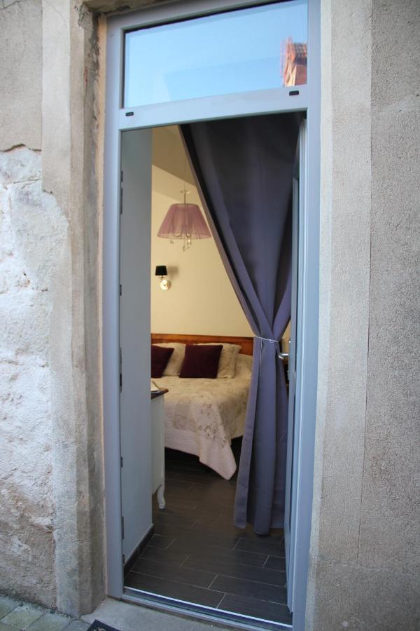 Chateau Besson Desertines  ภายนอก รูปภาพ